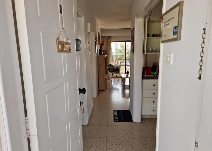 La Veranda Sea View * Lárnaca