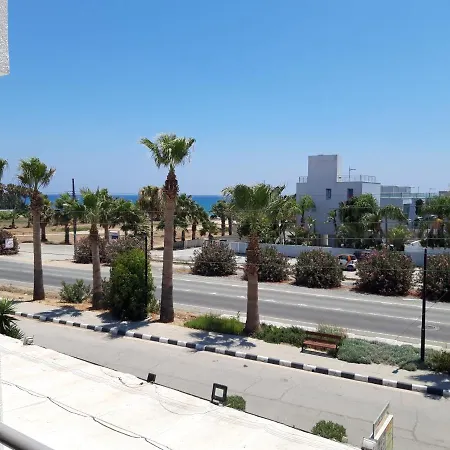 דירה La Veranda Sea View לרנקה