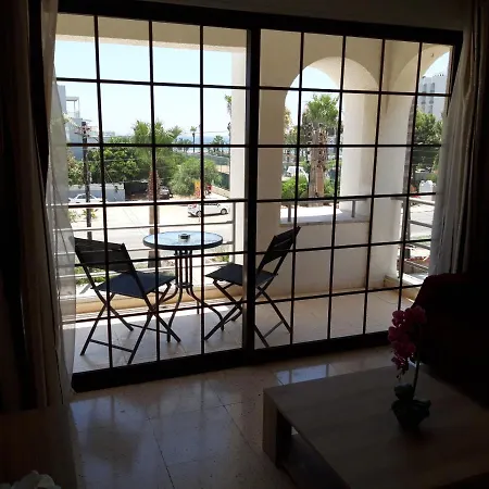 La Veranda Sea View * Lárnaka